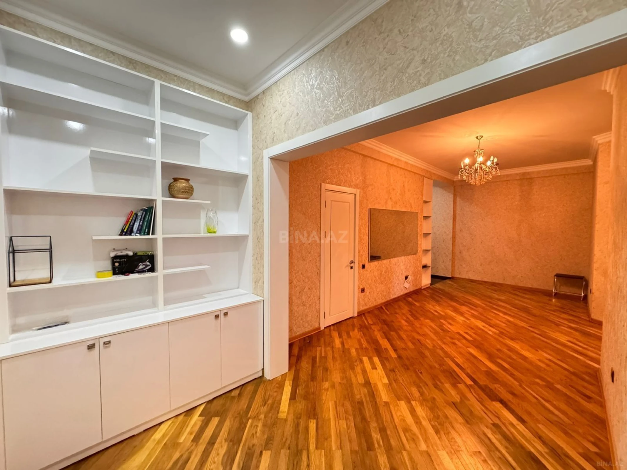 Kirayə verilir 3 otaqlı mənzil 150 m²