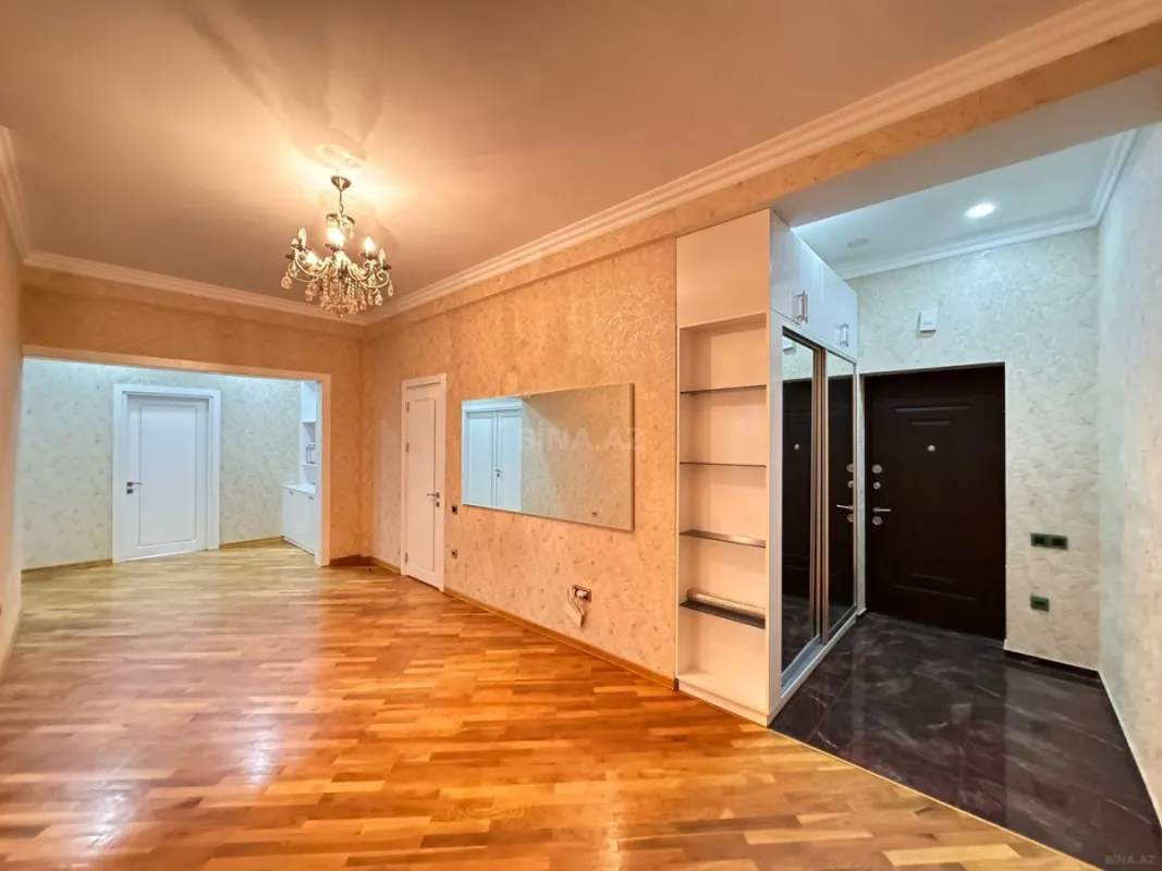 Kirayə verilir 3 otaqlı mənzil 150 m²