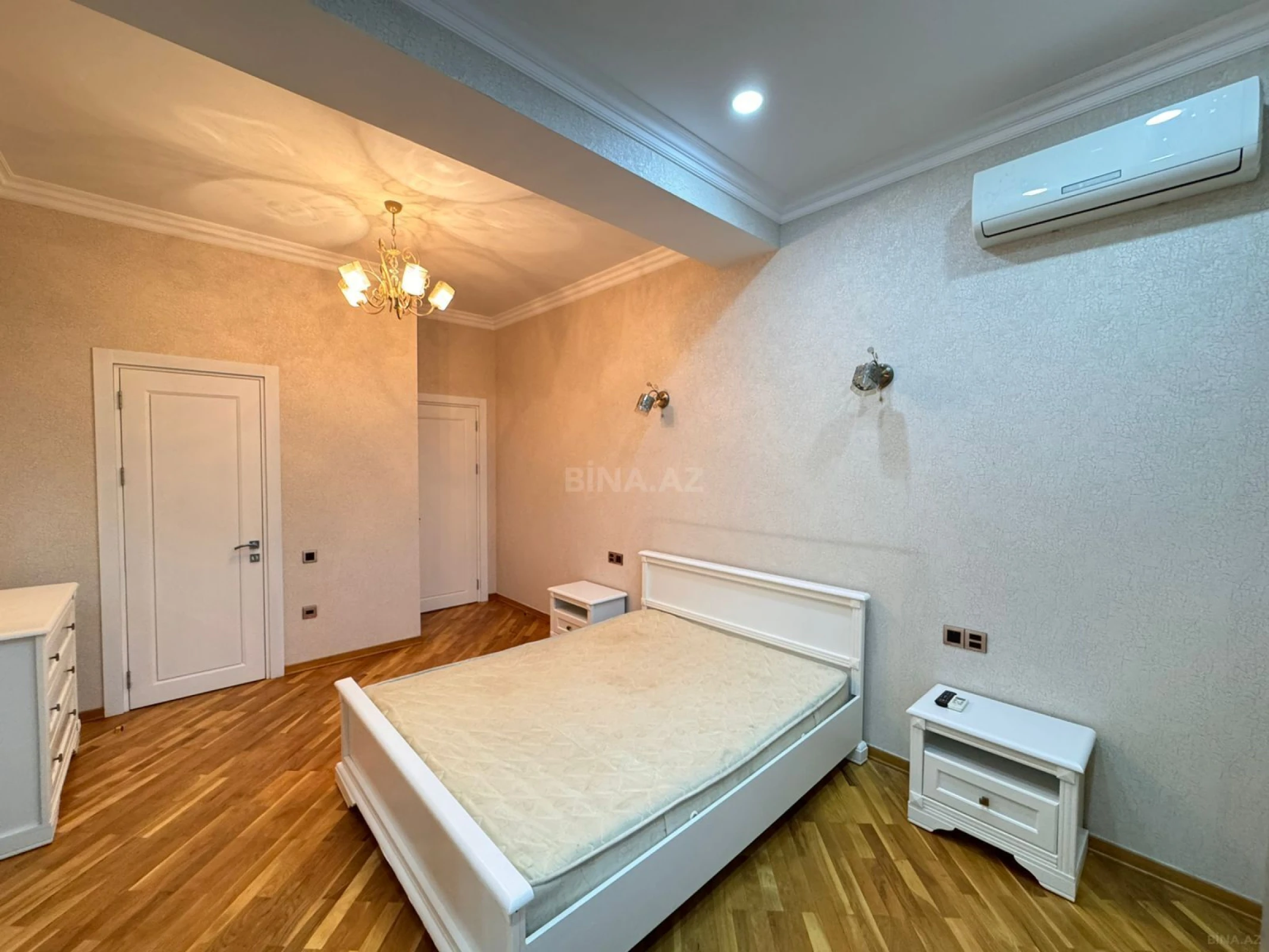 Kirayə verilir 3 otaqlı mənzil 150 m²