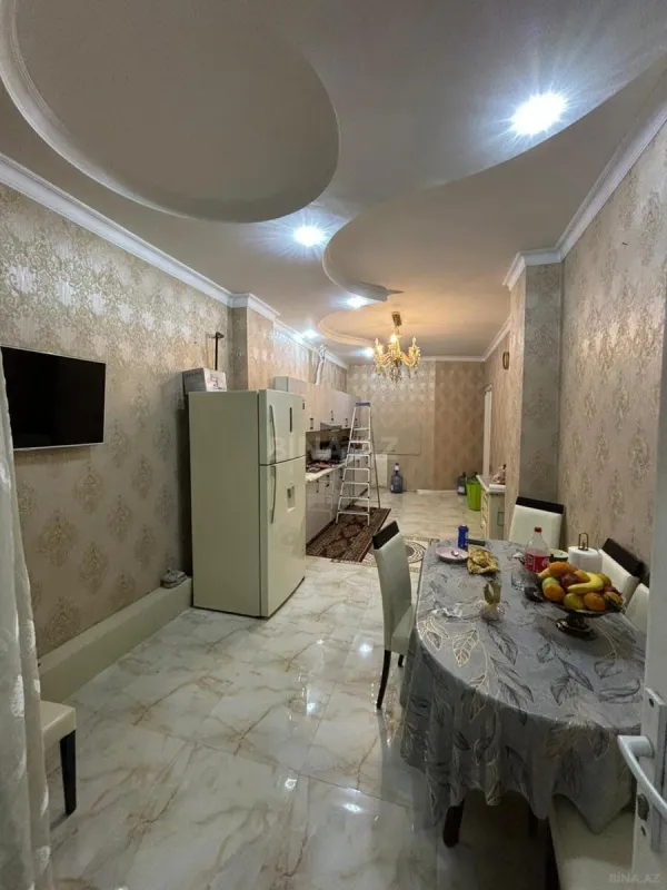 Satılır 4 otaqlı mənzil 187 m²