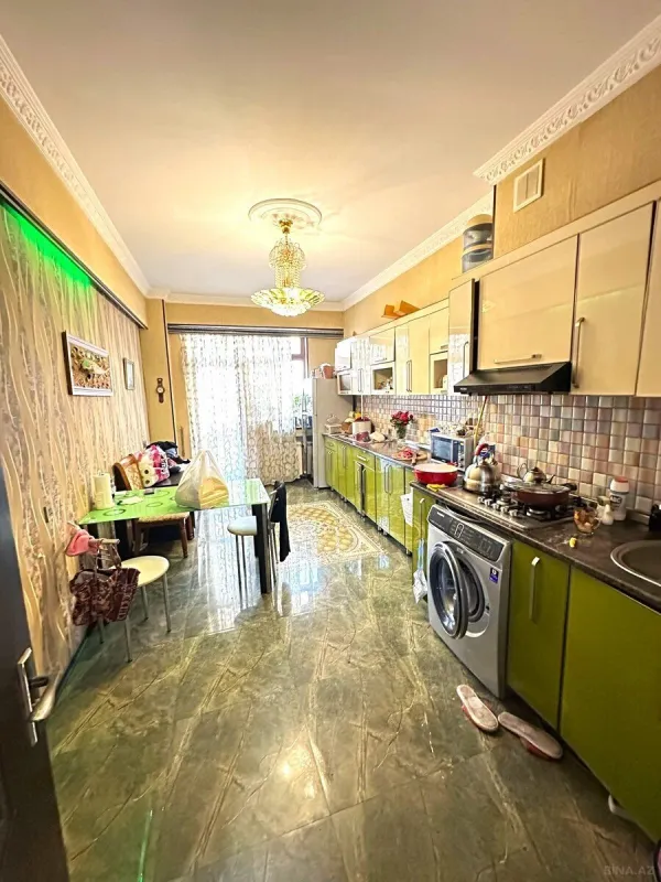 Satılır 3 otaqlı mənzil 125 m²