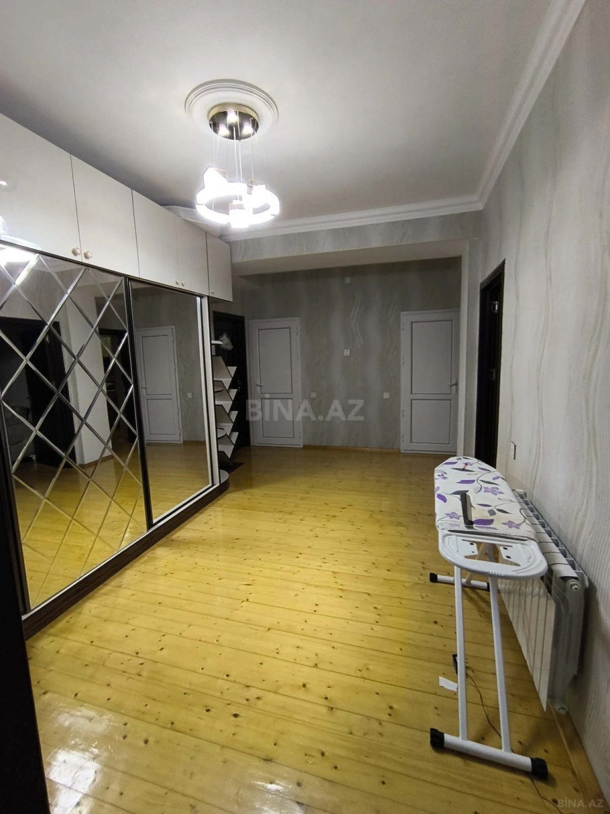 Kirayə verilir 2 otaqlı mənzil 82 m²