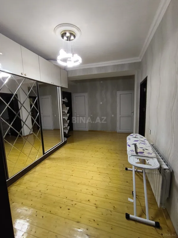 Kirayə verilir 2 otaqlı mənzil 82 m²
