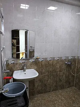 Kirayə verilir 2 otaqlı mənzil 82 m²