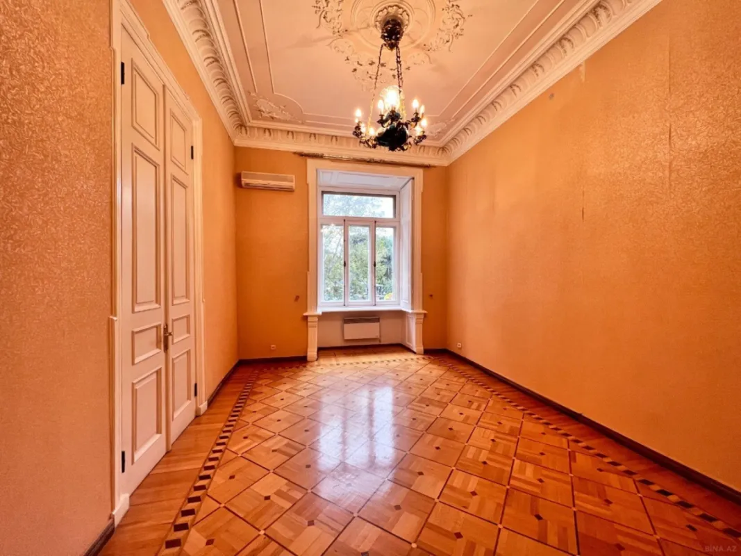 Satılır obyekt 750 m²