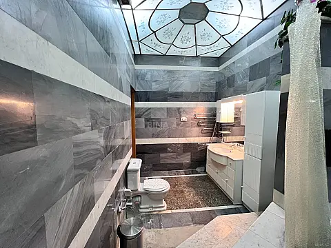 Satılır obyekt 750 m²