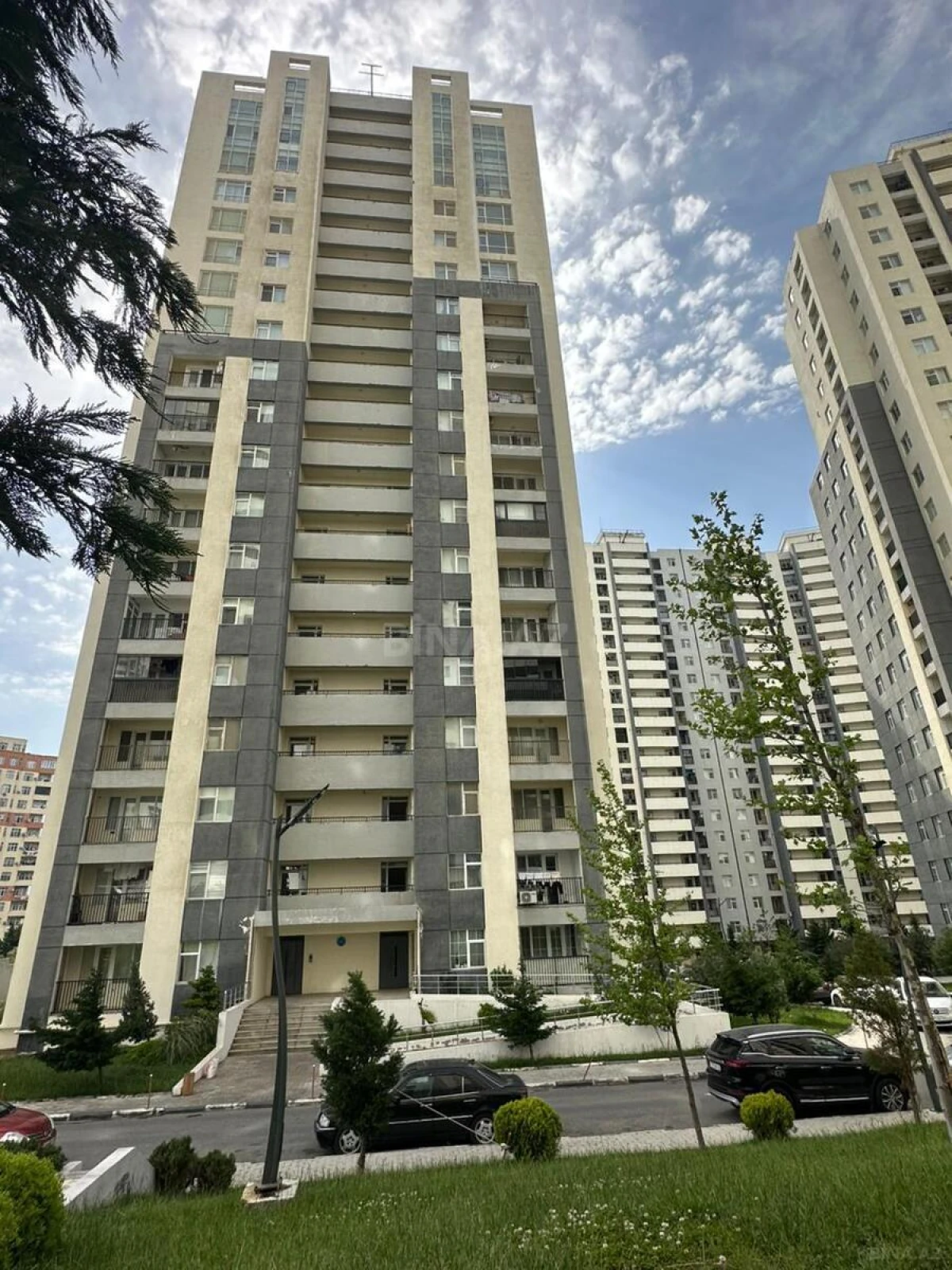 Satılır 4 otaqlı mənzil 155 m²