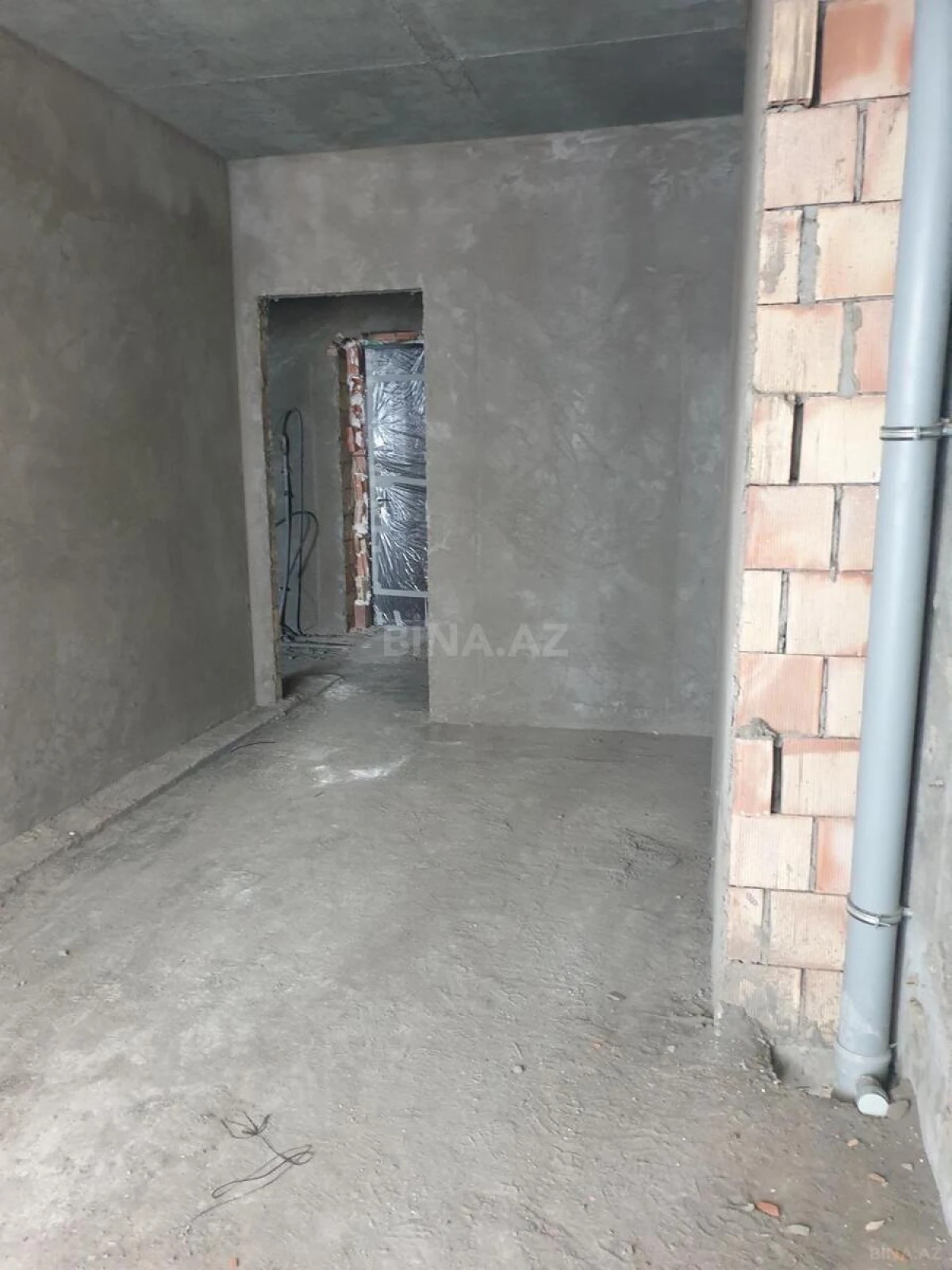 Satılır 4 otaqlı mənzil 155 m²
