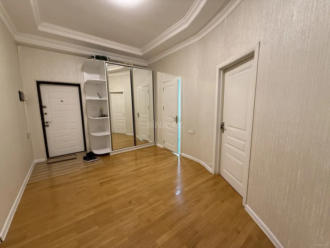 Satılır 3 otaqlı mənzil 120 m²