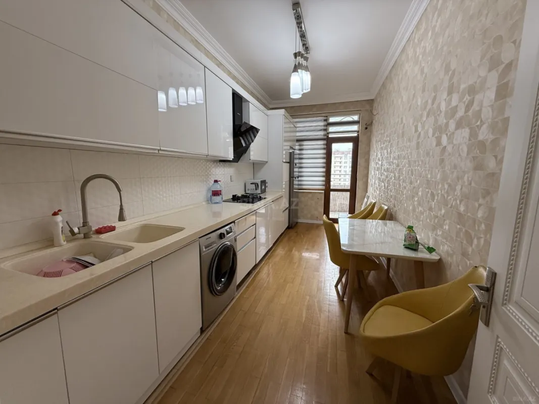 Satılır 3 otaqlı mənzil 120 m²