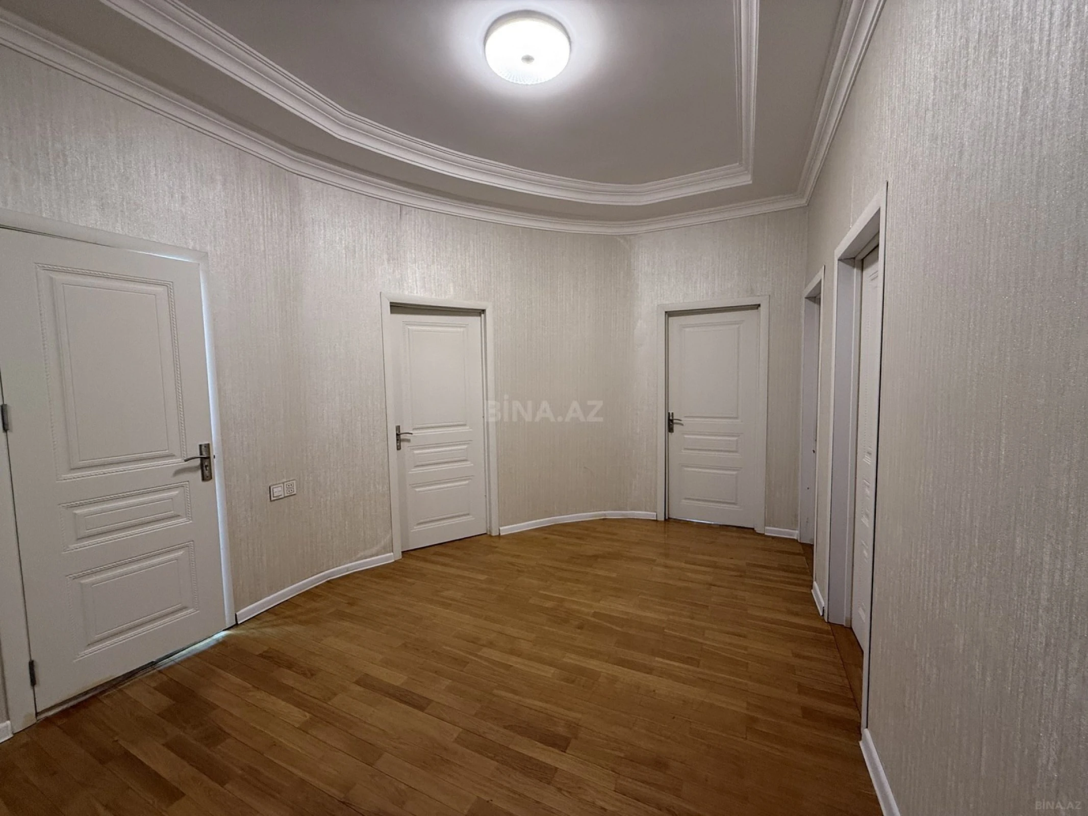 Satılır 3 otaqlı mənzil 120 m²