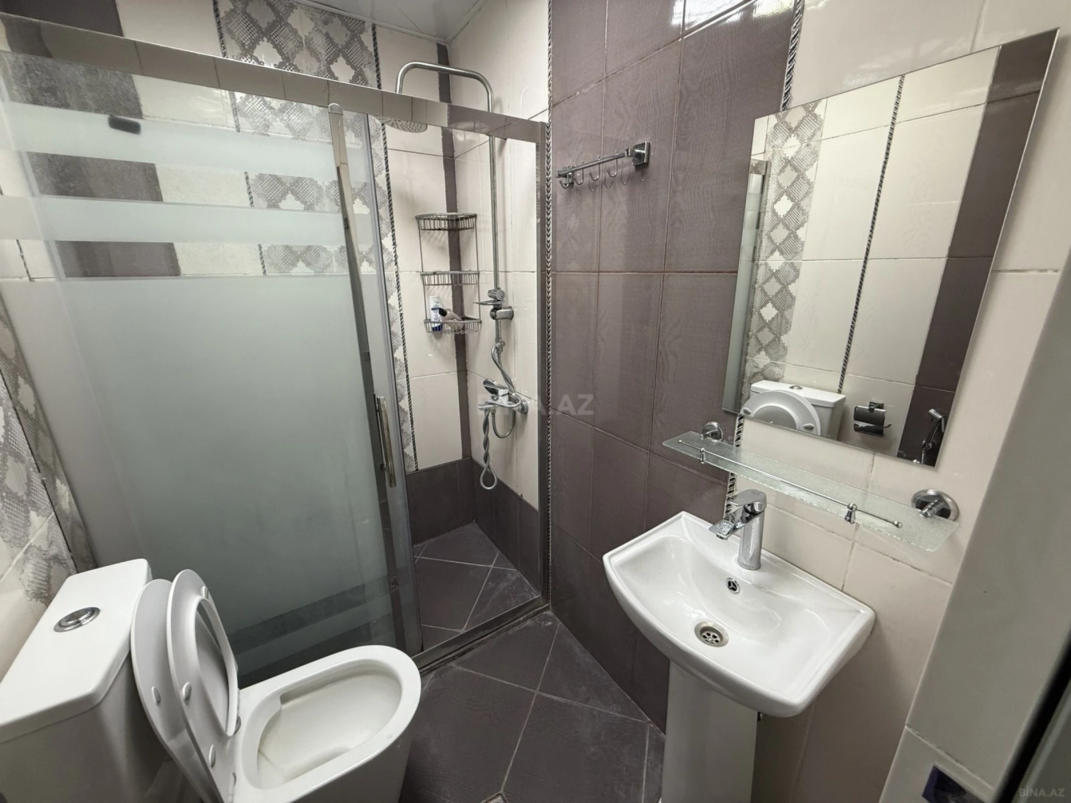 Satılır 3 otaqlı mənzil 120 m²