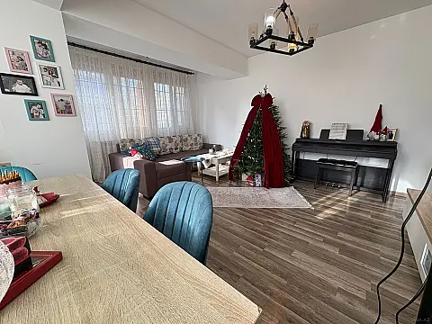 Satılır 3 otaqlı mənzil 90 m²