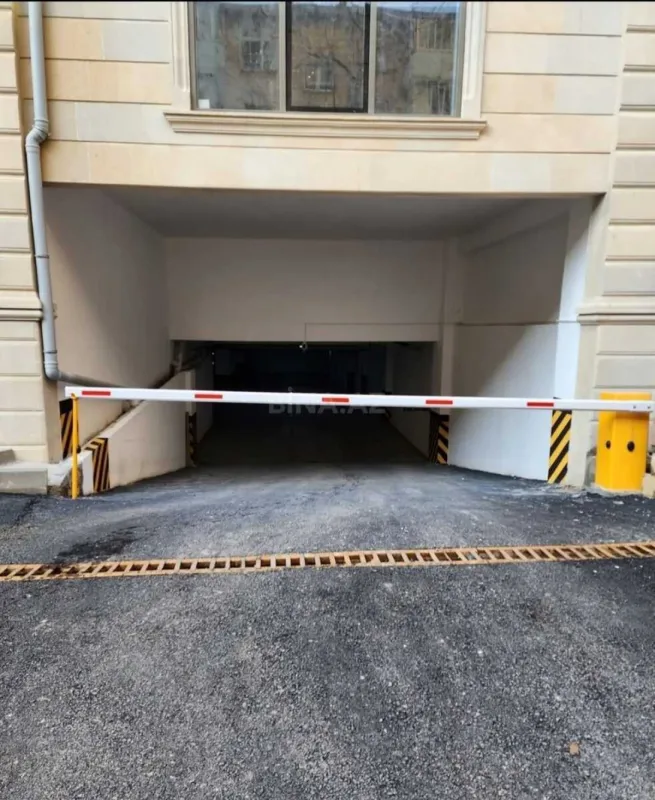 Satılır 4 otaqlı mənzil 173 m²