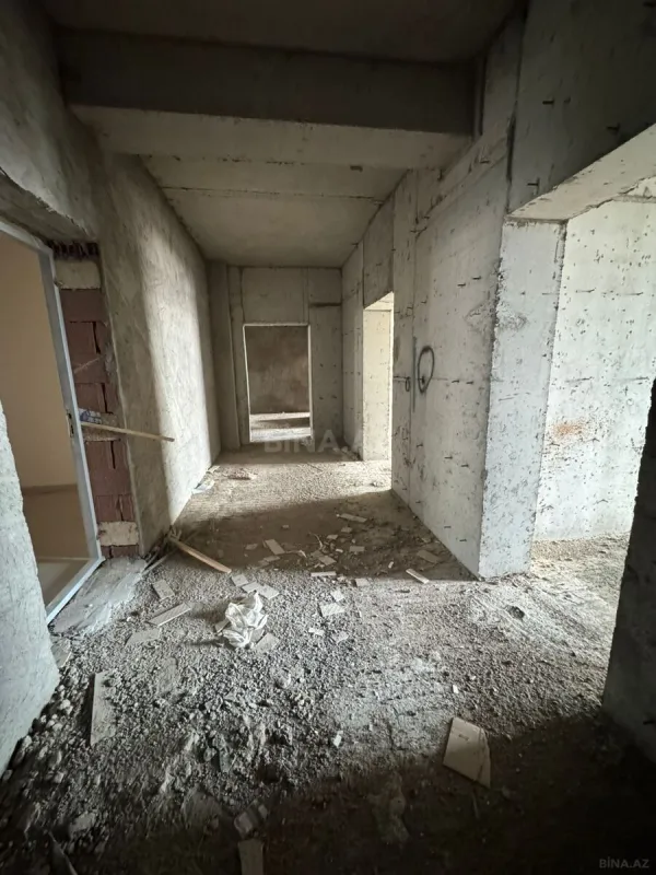 Satılır 4 otaqlı mənzil 173 m²