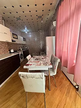 Satılır 2 otaqlı mənzil 80 m²