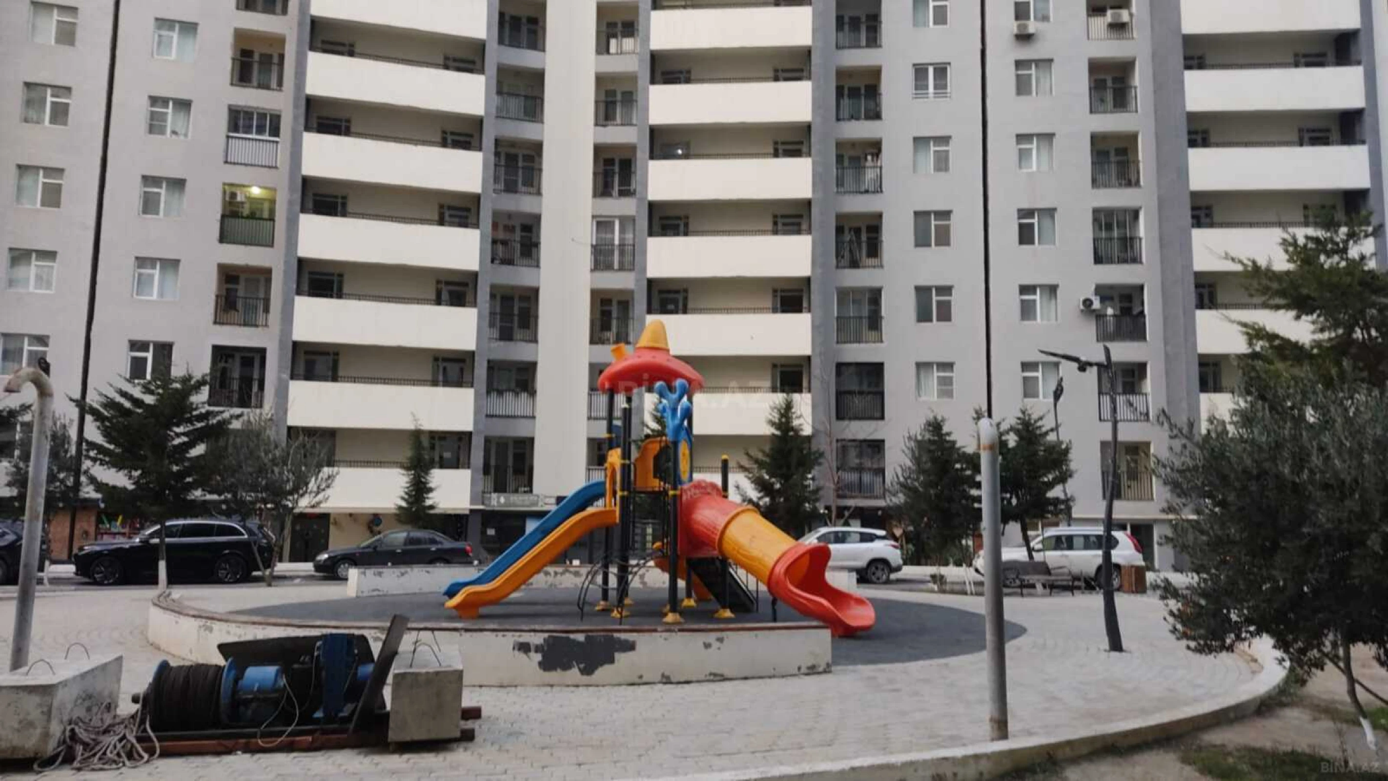 Satılır 3 otaqlı mənzil 96 m²