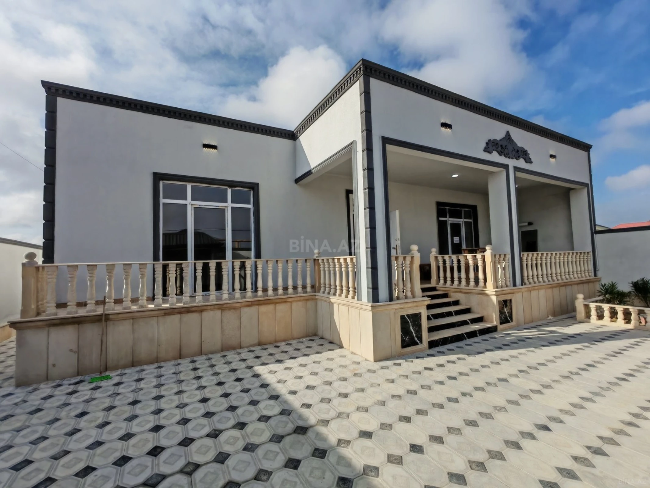 Satılır 4 otaqlı həyət evi 170 m²