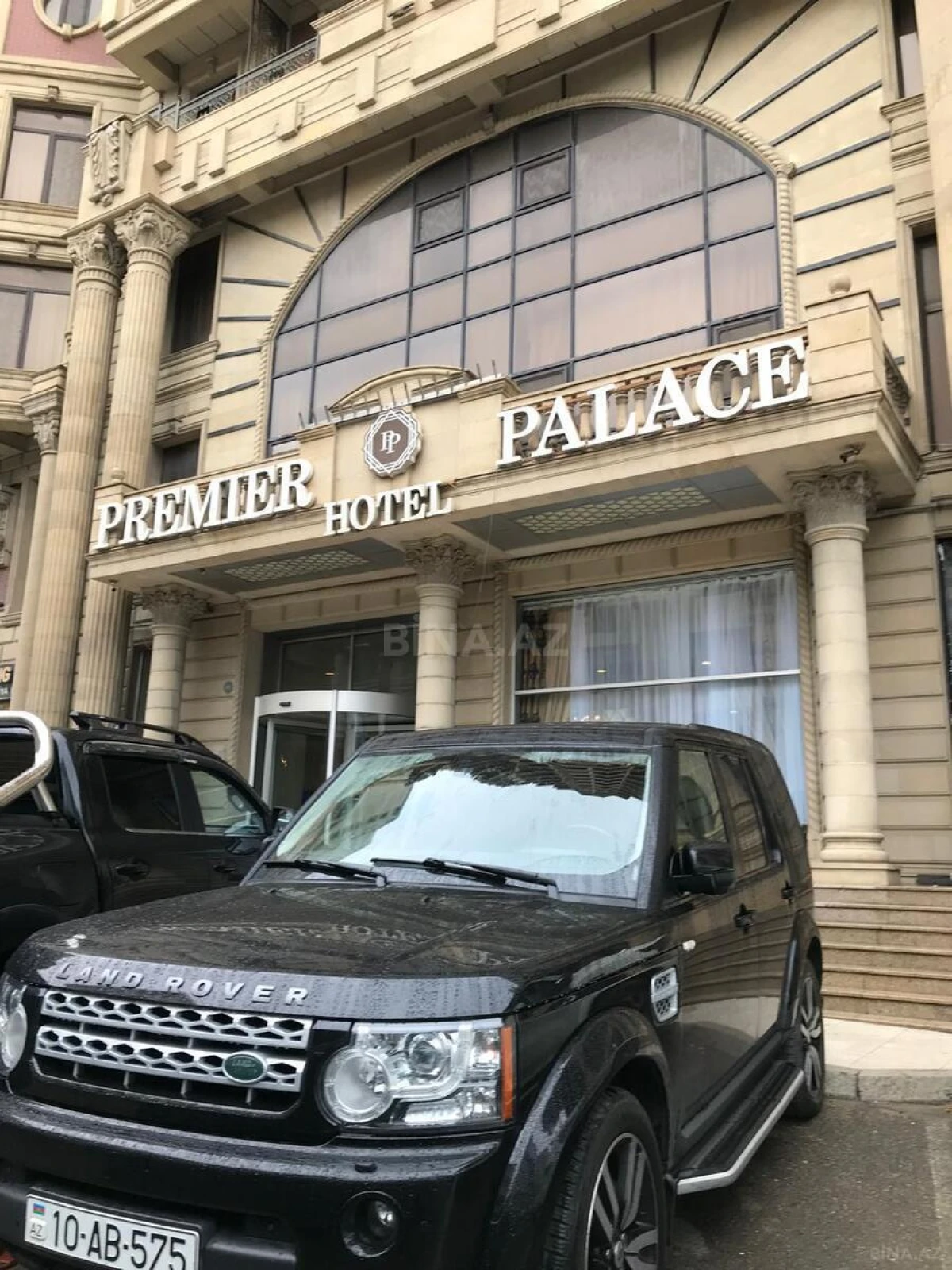 Satılır 5 otaqlı mənzil 215 m²