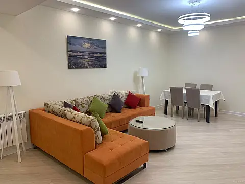 Kirayə verilir 3 otaqlı mənzil 160 m²