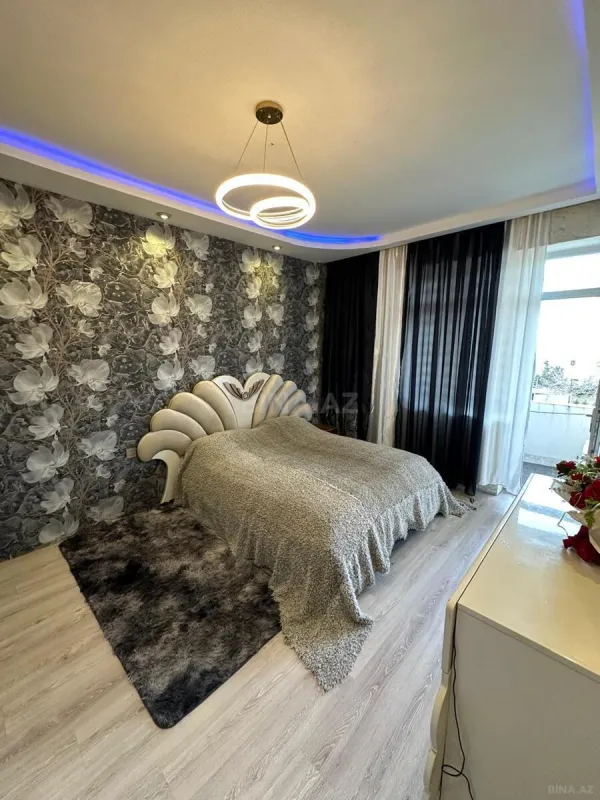 Satılır 4 otaqlı mənzil 120 m²