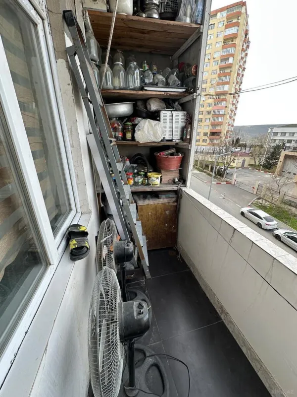 Satılır 4 otaqlı mənzil 120 m²