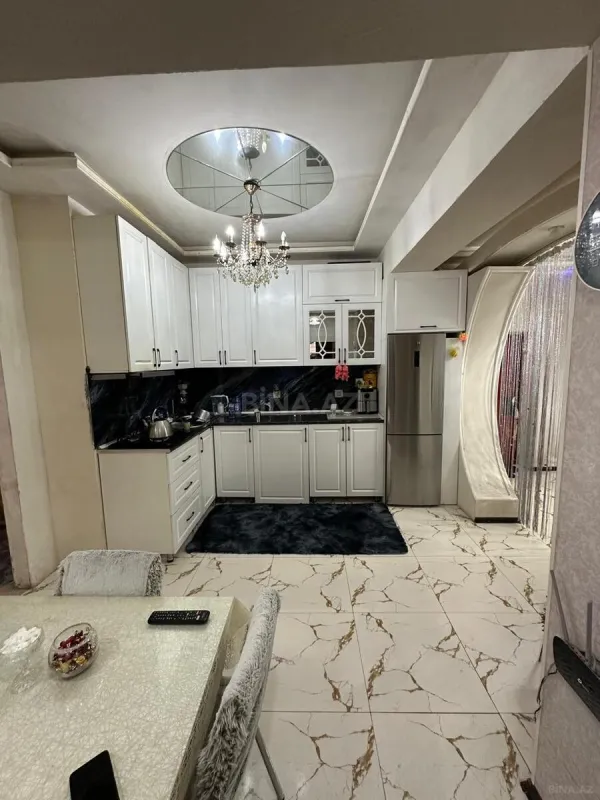 Satılır 4 otaqlı mənzil 120 m²