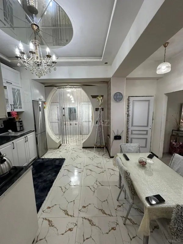 Satılır 4 otaqlı mənzil 120 m²