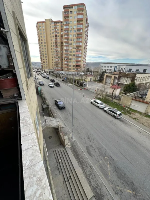 Satılır 4 otaqlı mənzil 120 m²