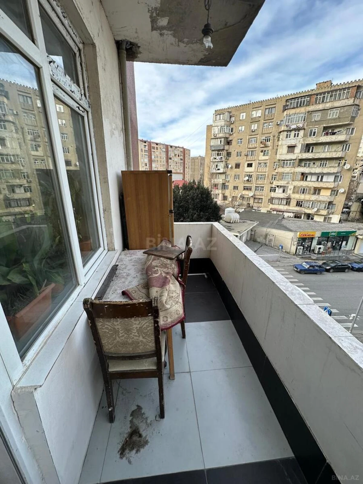 Satılır 4 otaqlı mənzil 120 m²