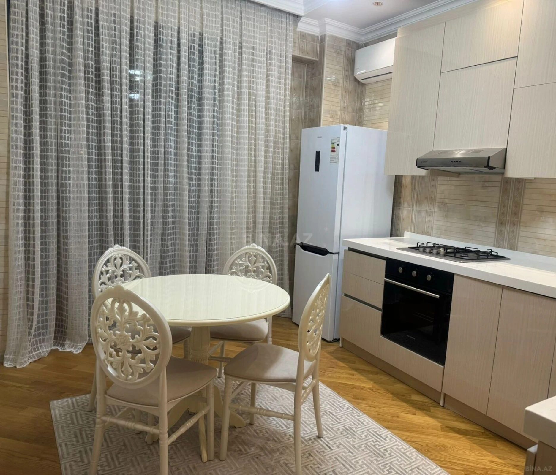 Kirayə verilir 3 otaqlı mənzil 145 m²