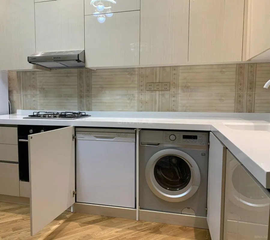 Kirayə verilir 3 otaqlı mənzil 145 m²