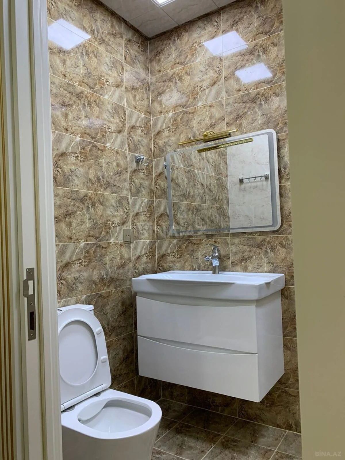 Kirayə verilir 3 otaqlı mənzil 145 m²