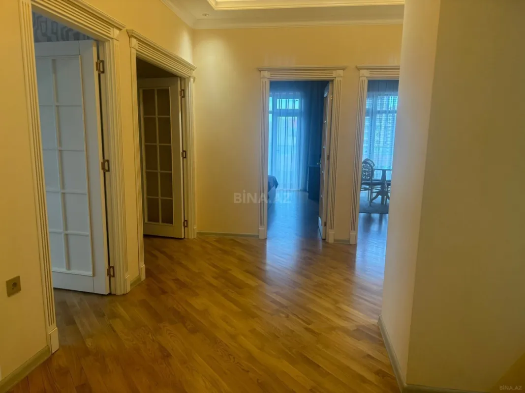Kirayə verilir 3 otaqlı mənzil 145 m²