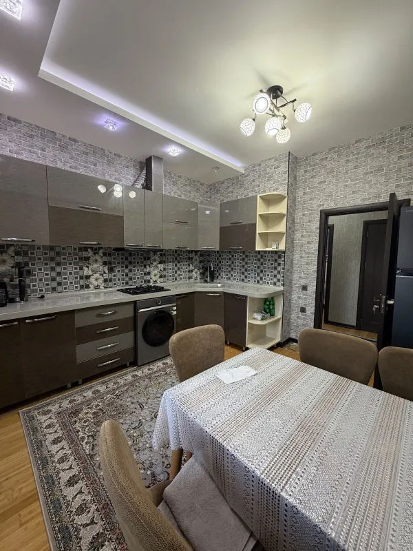 Satılır 3 otaqlı mənzil 128 m²