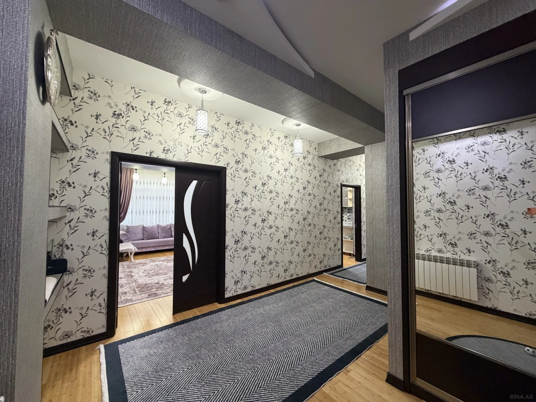 Satılır 3 otaqlı mənzil 128 m²