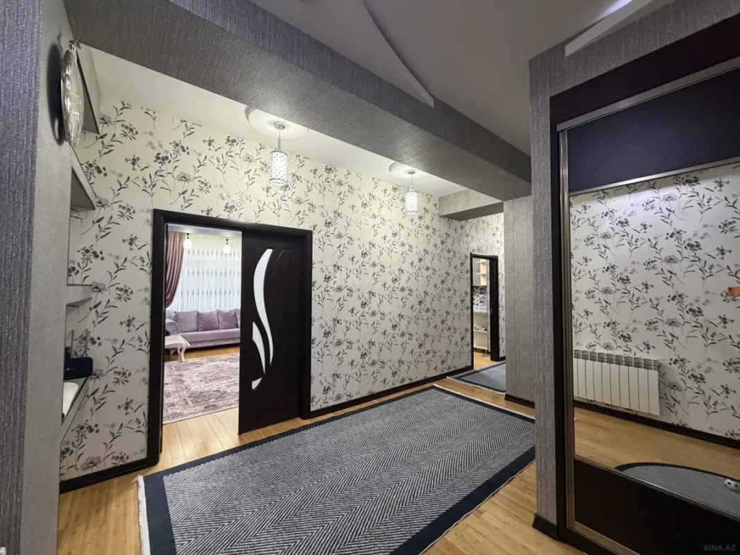 Satılır 3 otaqlı mənzil 128 m²