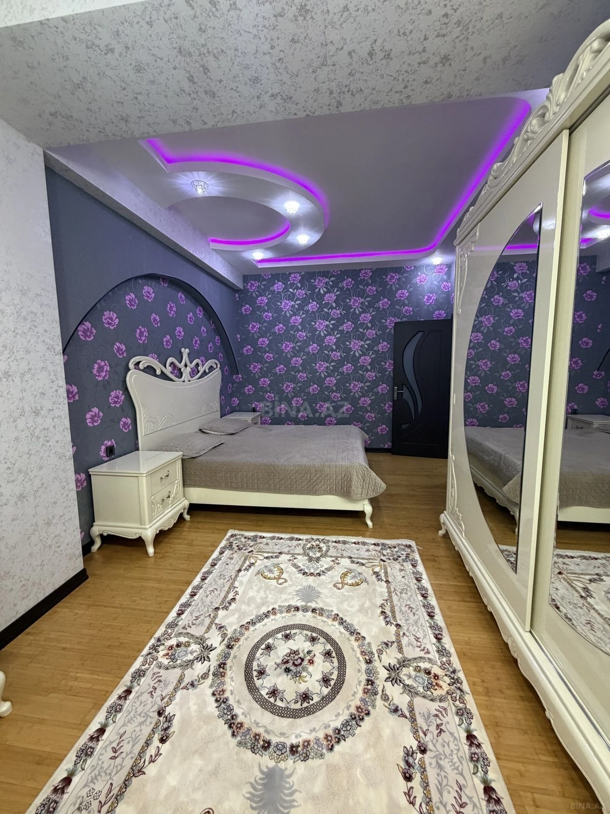 Satılır 3 otaqlı mənzil 128 m²