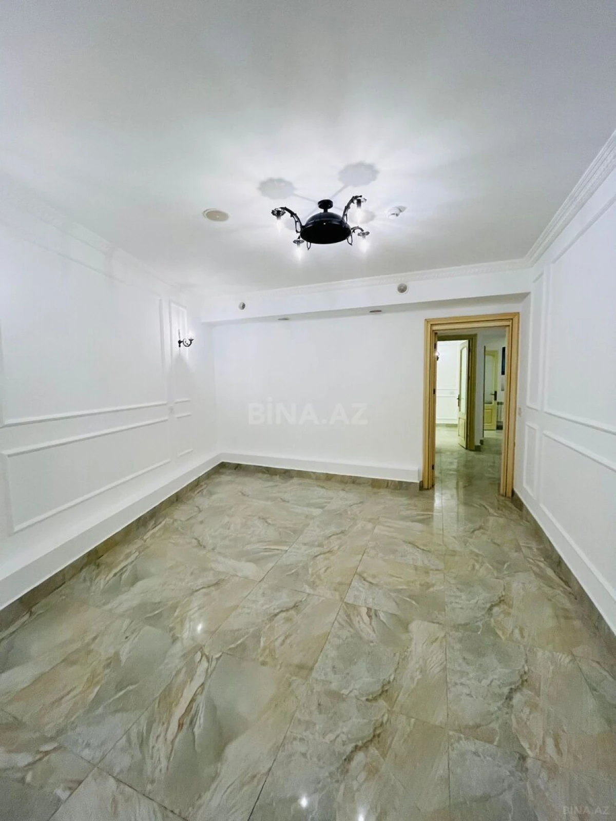 Kirayə verilir obyekt 214 m²