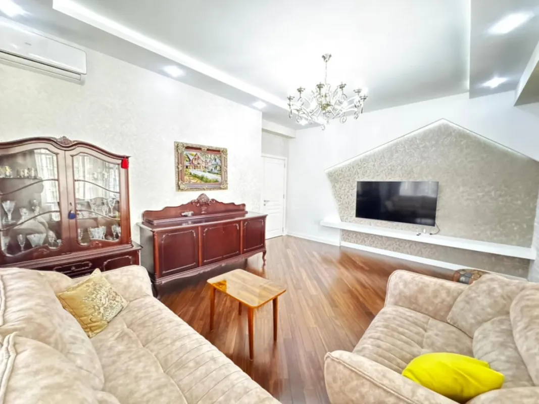 Kirayə verilir 3 otaqlı mənzil 150 m²