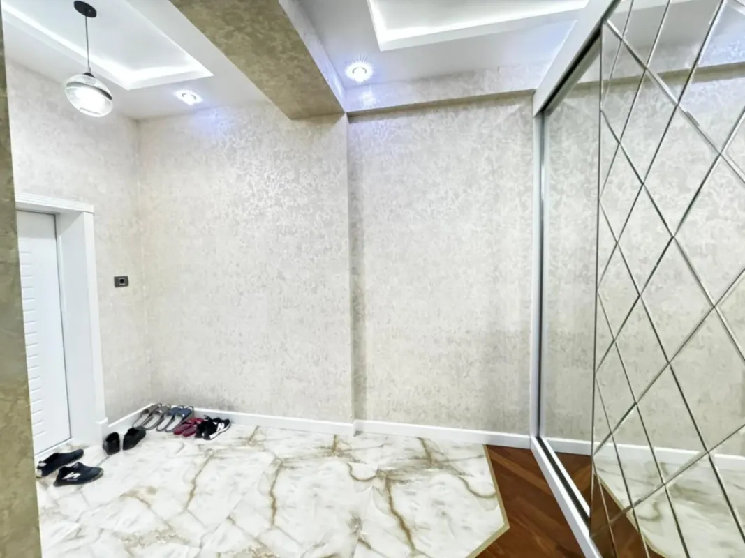 Kirayə verilir 3 otaqlı mənzil 150 m²