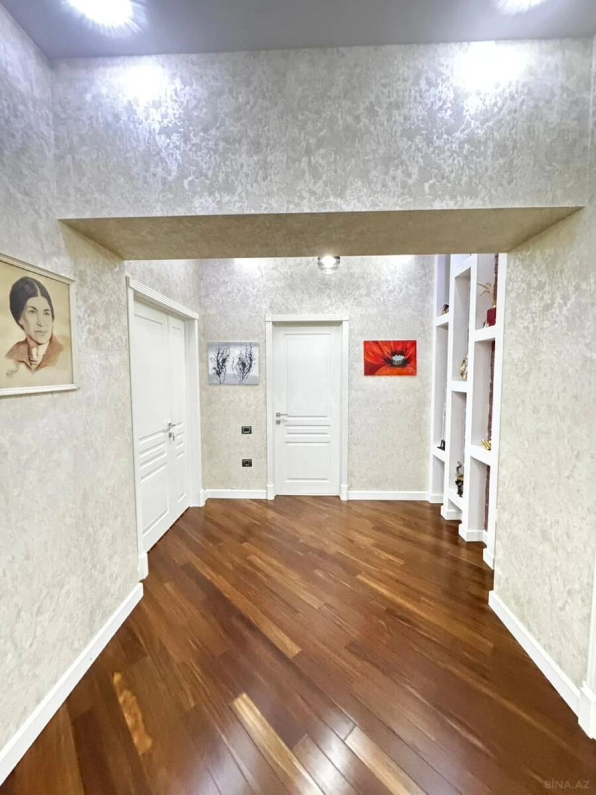 Kirayə verilir 3 otaqlı mənzil 150 m²