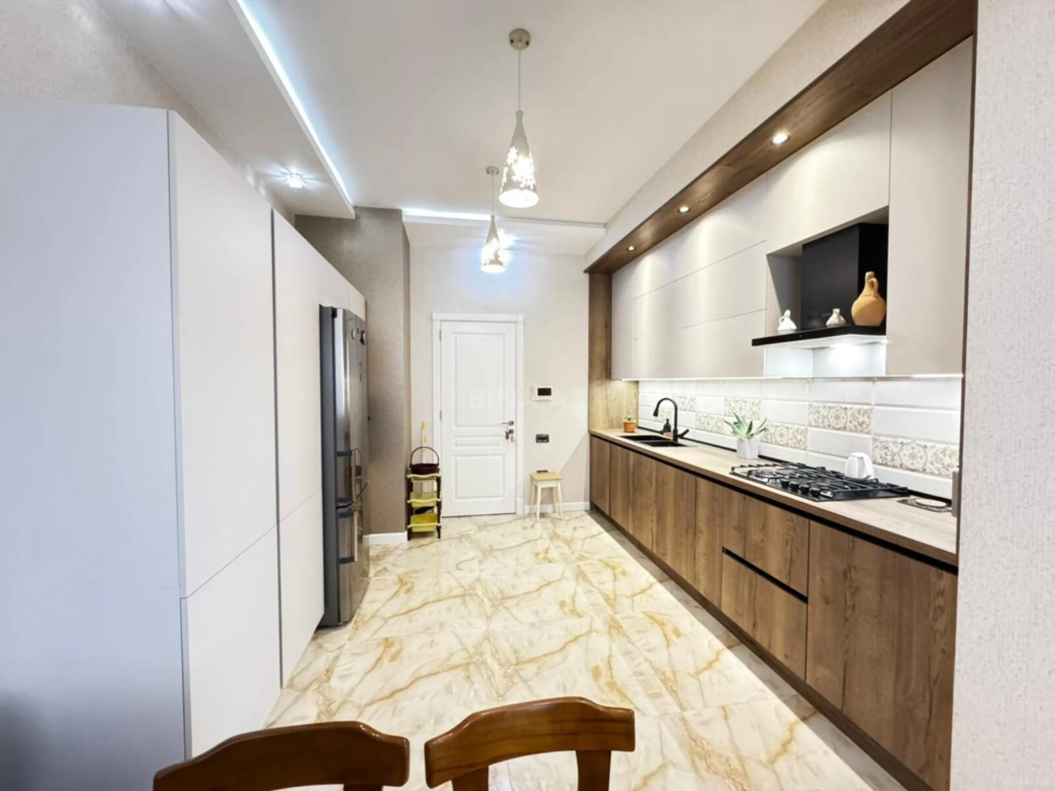 Kirayə verilir 3 otaqlı mənzil 150 m²