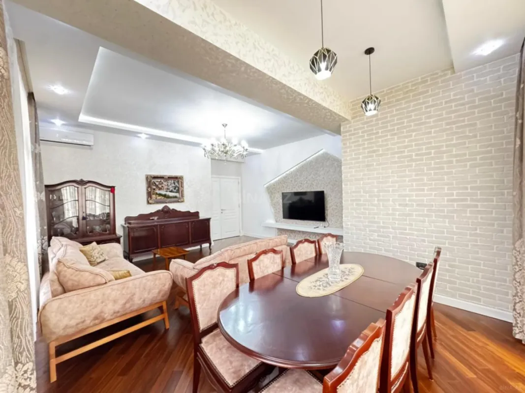 Kirayə verilir 3 otaqlı mənzil 150 m²