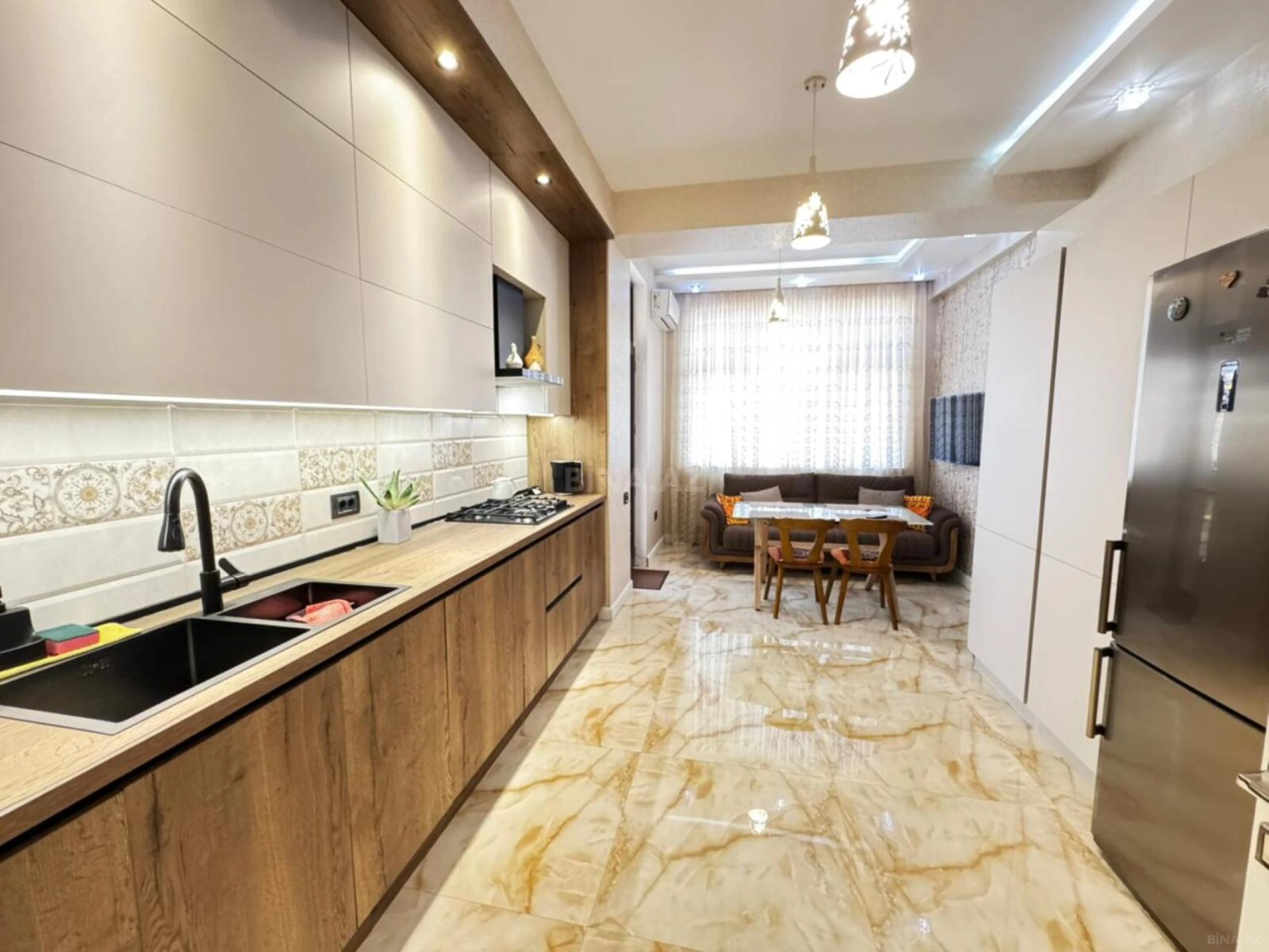 Kirayə verilir 3 otaqlı mənzil 150 m²