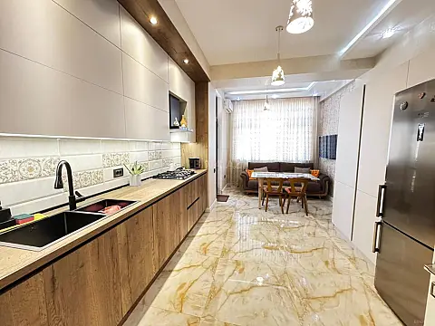 Kirayə verilir 3 otaqlı mənzil 150 m² — Bakı 3 otaq 150.00 m²