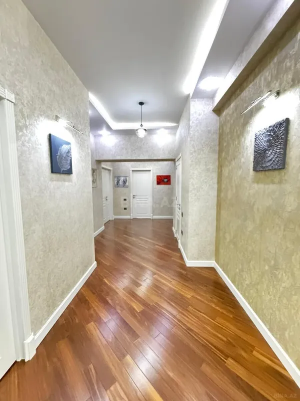 Kirayə verilir 3 otaqlı mənzil 150 m²