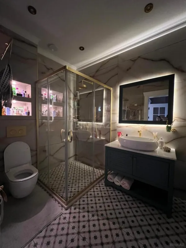 Kirayə verilir 3 otaqlı mənzil 160 m²