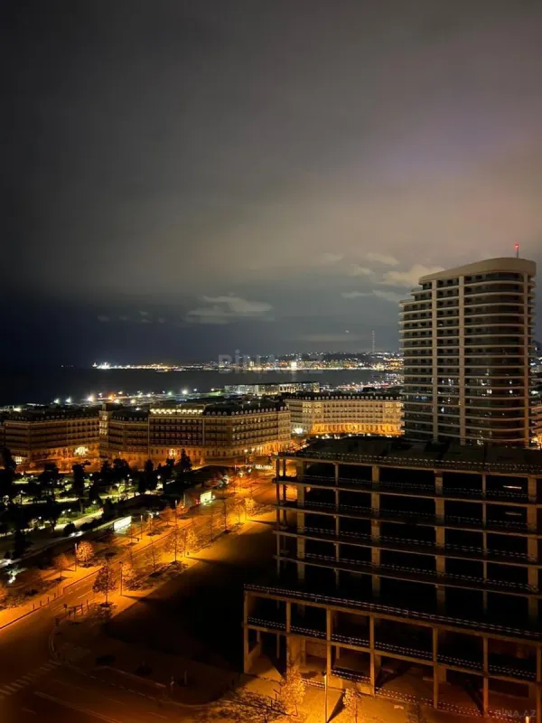 Kirayə verilir 3 otaqlı mənzil 160 m²