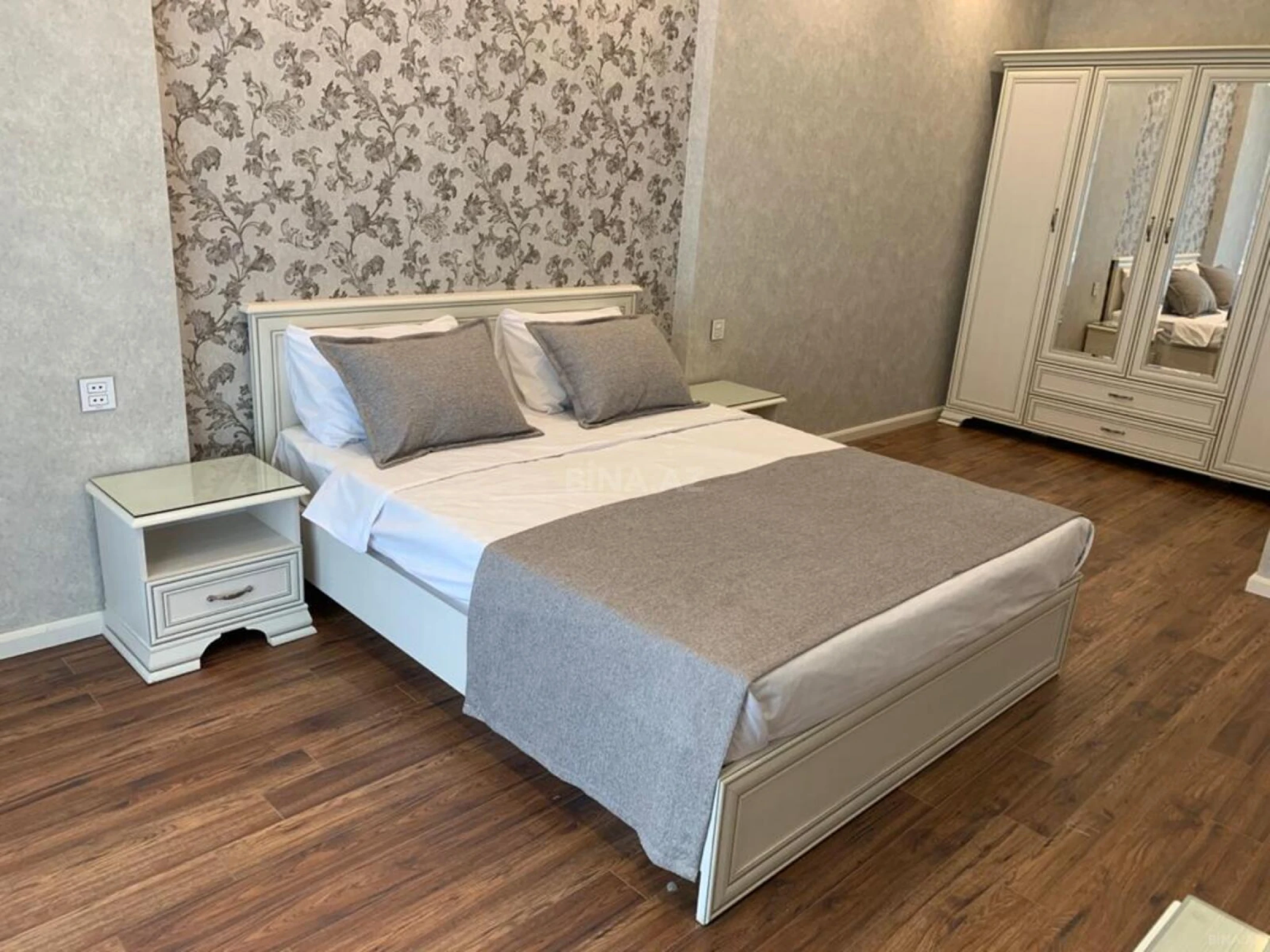 Kirayə verilir 3 otaqlı mənzil 102 m²
